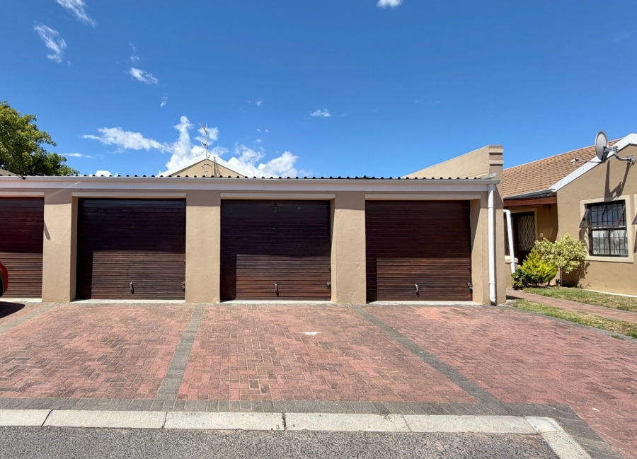 2 Bedroom Property for Sale in Twin Palms Western Cape